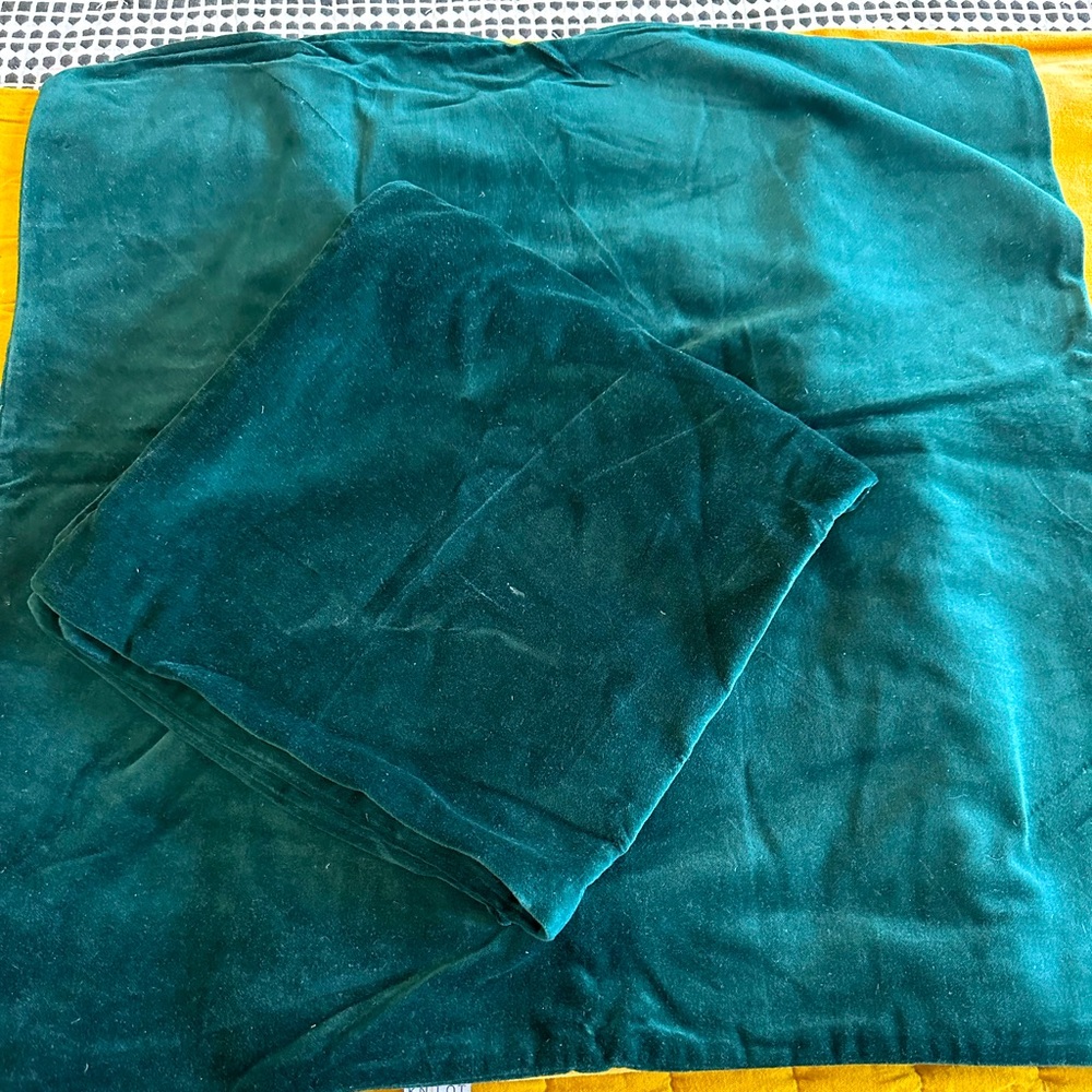 Emerald Velvet Pillow Covers 26x26 (2)